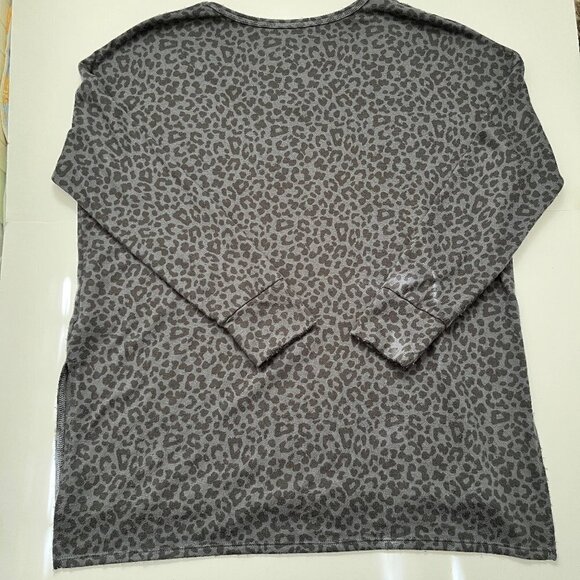 American Eagle AE Soft & Sexy Plush Sweater Gray Leopard Long-Sleeve V-Neck S - Picture 6 of 11